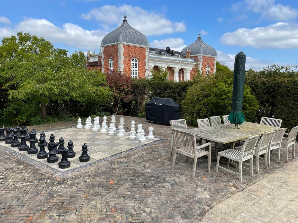 Eastwood Observatory: 12 Bedrooms, Swimming Pool And Tennis Court Hailsham Eksteriør bilde